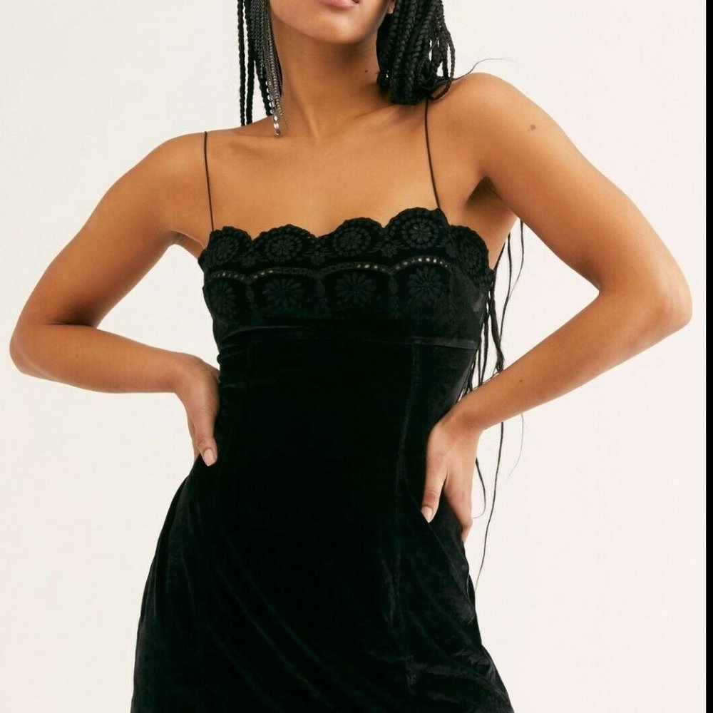 NEW Free People Shut the door black velvet dress